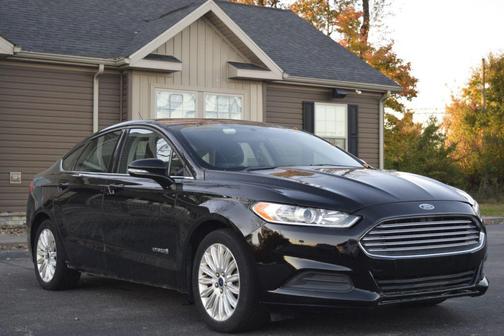 2016 Ford Fusion Hybrid SE