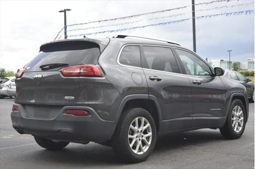 2016 Jeep Cherokee Sport