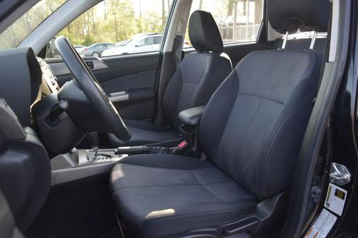 Obsidian Black Pearl 2010 Subaru Forester 2.5 X