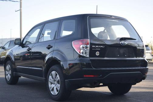Obsidian Black Pearl 2010 Subaru Forester 2.5 X