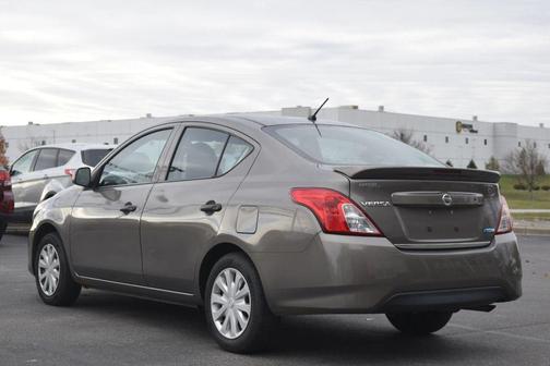 2015 Nissan Versa 1.6 S+