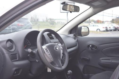 2015 Nissan Versa 1.6 S+