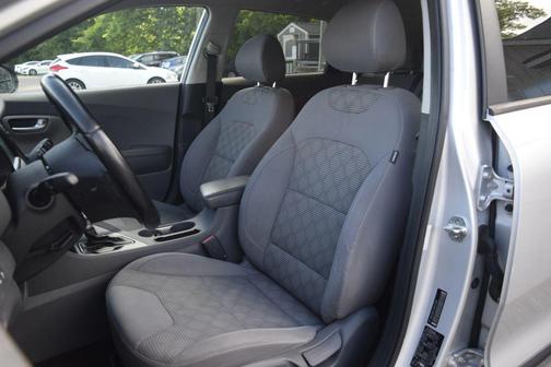 Silky Silver 2017 Kia Niro LX
