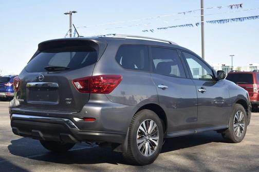 2017 Nissan Pathfinder SV