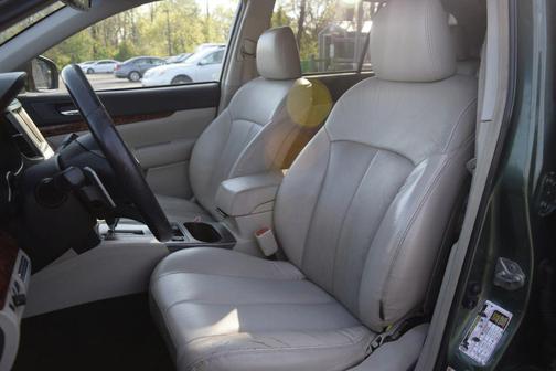 Cypress Green Pearl 2011 Subaru Outback 3.6 R Limited