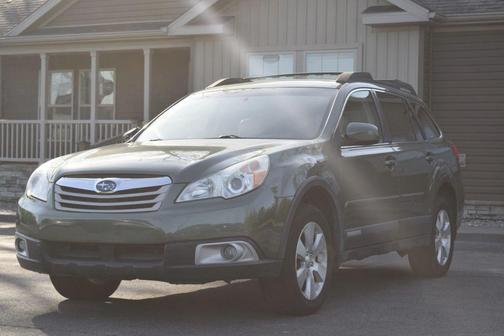 Cypress Green Pearl 2011 Subaru Outback 3.6 R Limited