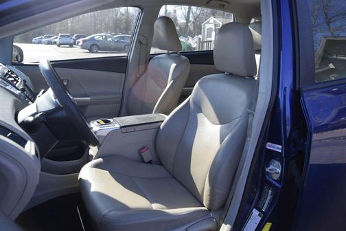 2012 Toyota Prius v Five