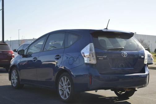 2012 Toyota Prius v Five