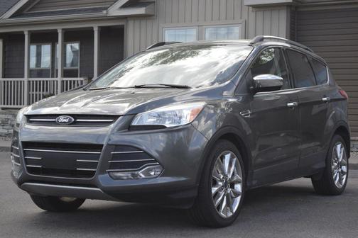 Magnetic 2016 Ford Escape SE