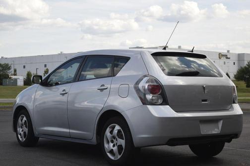 2010 Pontiac Vibe Base