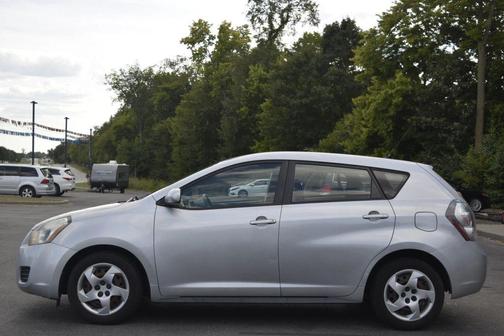 2010 Pontiac Vibe Base