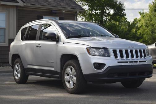 Bright Silver Metallic Clearcoat 2014 Jeep Compass Sport