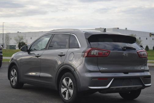 Metal Stream 2018 Kia Niro LX