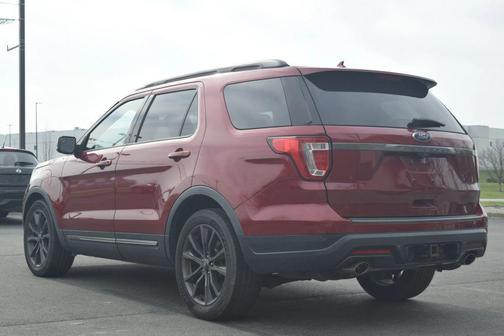 Red 2018 Ford Explorer XLT