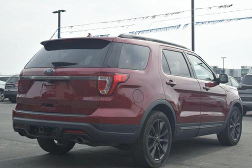 Red 2018 Ford Explorer XLT