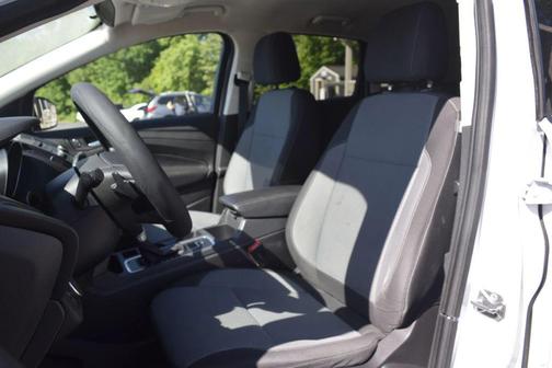 White Platinum Metallic Tri-Coat 2017 Ford Escape SE