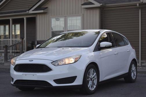 Oxford White 2017 Ford Focus SE