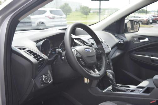 Ingot Silver Metallic 2018 Ford Escape SE