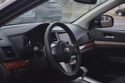2011 Subaru Outback 3.6 R Limited