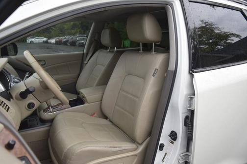 2011 Nissan Murano LE