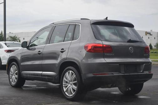 Pepper Gray Metallic 2015 Volkswagen Tiguan Auto SE w/Appearance