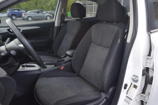White 2015 Nissan Sentra SV