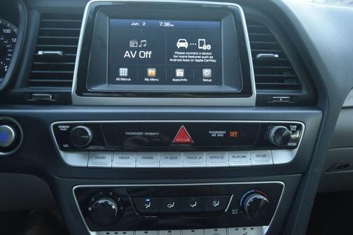 Symphony Silver 2018 Hyundai SONATA SEL