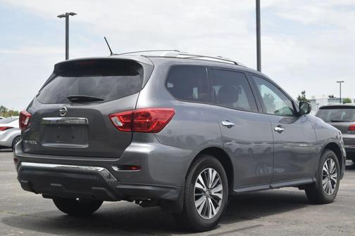 2017 Nissan Pathfinder S
