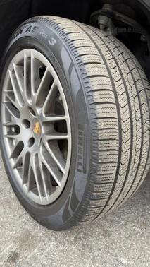 2017 Porsche Cayenne Platinum Edition