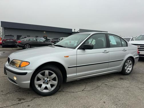 2002 BMW 325 325i 4dr Sdn RWD