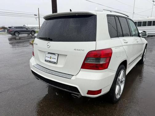 Arctic White 2011 Mercedes-Benz GLK-Class GLK 350 4MATIC