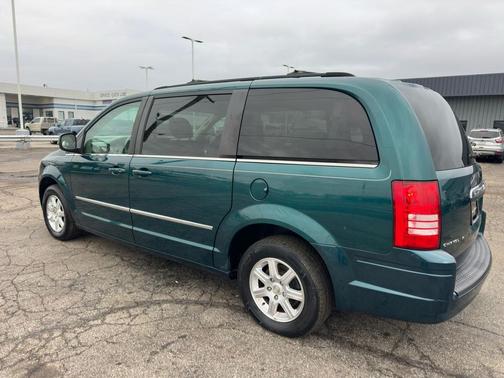 2009 Chrysler Town & Country Touring
