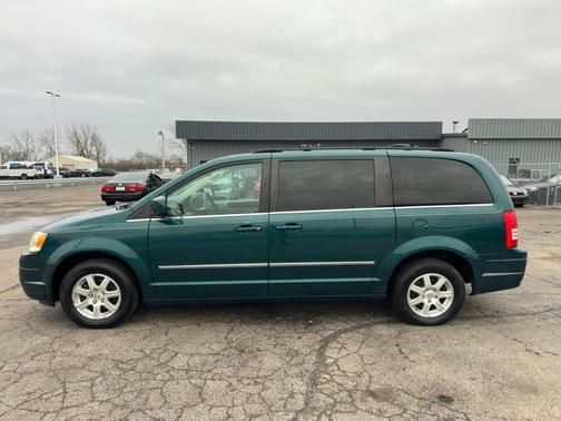 2009 Chrysler Town & Country Touring