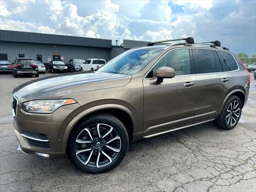 2016 Volvo XC90 T6 Momentum