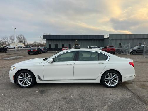 2017 BMW 750 i xDrive