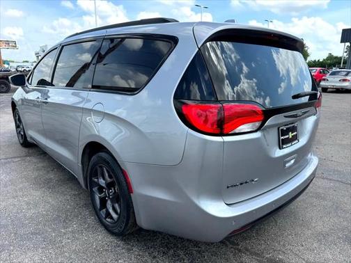2018 Chrysler Pacifica Touring-L