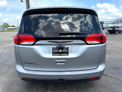 2018 Chrysler Pacifica Touring-L