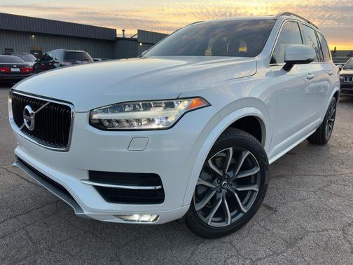 2016 Volvo XC90 T6 Momentum