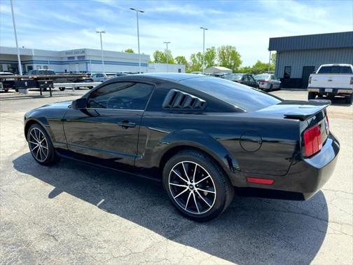 2007 Ford Mustang Deluxe