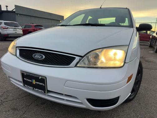 2005 Ford Focus ZX4 SES