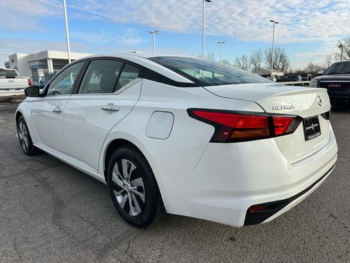 2022 Nissan Altima S FWD