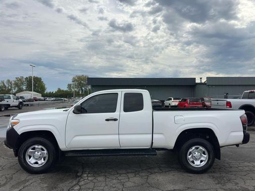 2017 Toyota Tacoma SR