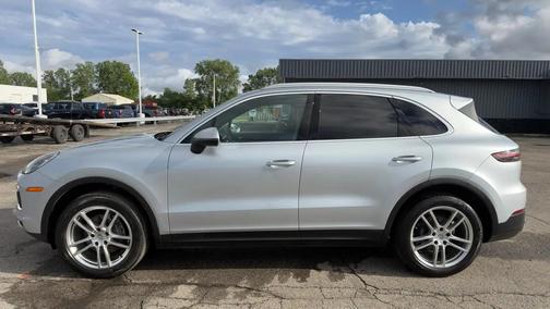 Rhodium Silver Metallic 2019 Porsche Cayenne Cayenne