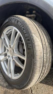 Rhodium Silver Metallic 2019 Porsche Cayenne Cayenne