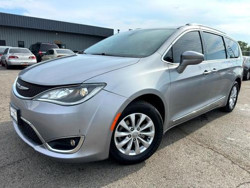 2018 Chrysler Pacifica Touring-L