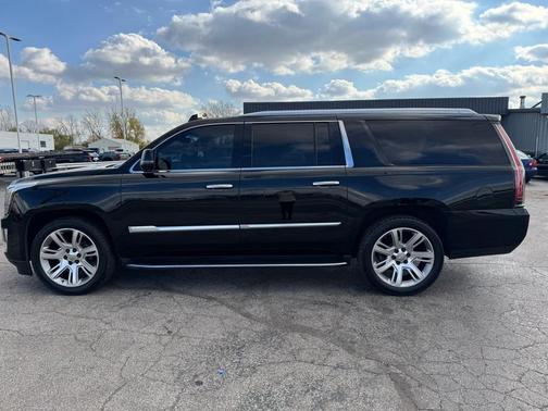 2018 Cadillac Escalade ESV Luxury