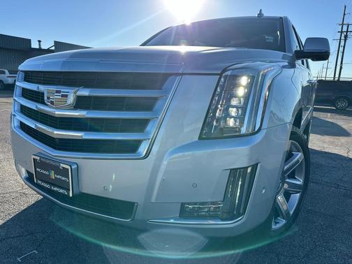 2018 Cadillac Escalade ESV Luxury