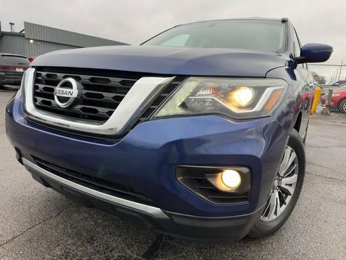 2018 Nissan Pathfinder SV