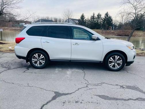 2017 Nissan Pathfinder S