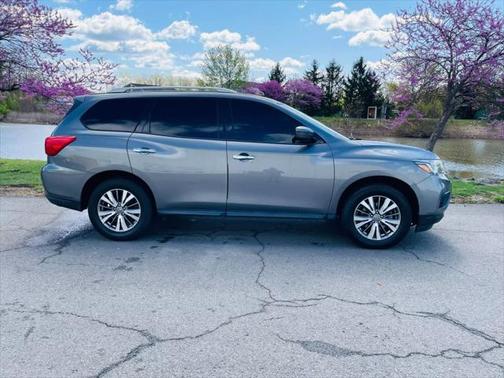 2019 Nissan Pathfinder S Sport Utility 4D
